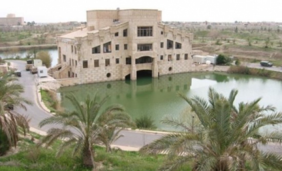 مقاتلات بريطانية تقصف قصرا لصدام حسين بالموصل استولى عليه داعش مقاتلات بريطانية تقصف قصرا لصدام حسين بالموصل استولى عليه داعش