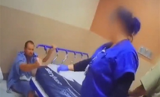 ضابط يفتح النار على متهم يجلس بالمستشفى ...