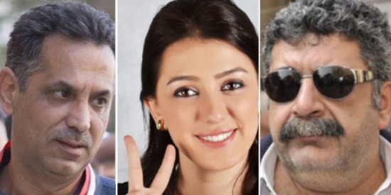 بعد الضربة الأميركية.. ماذا نشر فنَّانو سوريا المؤيِّدون والمعارضون لبشار الأسد على حساباتهم الشخصية؟ بعد الضربة الأميركية.. ماذا نشر فنَّانو سوريا المؤيِّدون والمعارضون لبشار الأسد على حساباتهم الشخصية؟