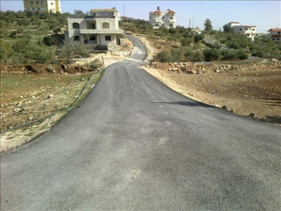 تعبيد عدد من الطرق بمدينة مأدبا