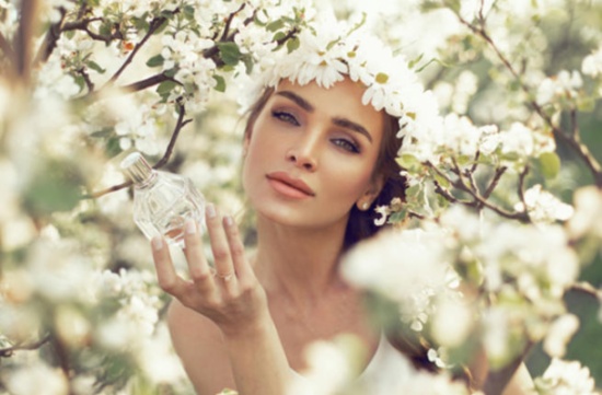 أنعشي حياتك في الصيف مع هذه العطور! أنعشي حياتك في الصيف مع هذه العطور!