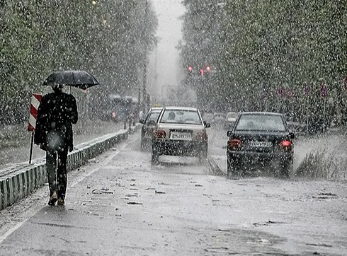 أمطار رعدية غزيرة مصحوبة بالبرد