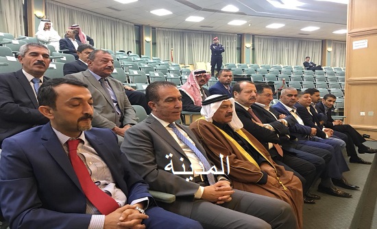 صور : رئيس النقباء ابراهيم الطراونة في شرفة النواب انتظارا لفوز شقيقه عاطف صور : رئيس النقباء ابراهيم الطراونة في شرفة النواب انتظارا لفوز شقيقه عاطف
