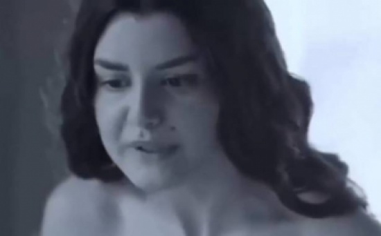 فيديو :  ممثلة سورية قتلها أخوها بسبب هذا المشهد الاباحي!!