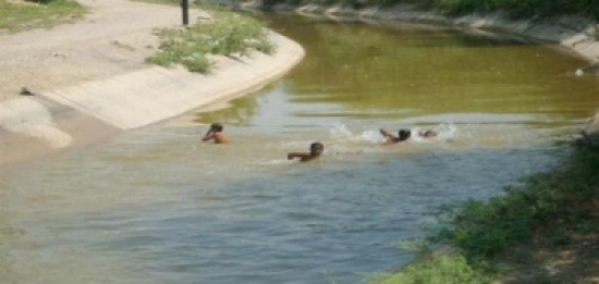 دعوة المواطنين الى عدم الاقتراب والسباحة في قناة الملك عبدالله والسدود