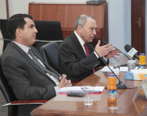 العين البخيت يحاضر في جامعة البترا العين البخيت يحاضر في جامعة البترا