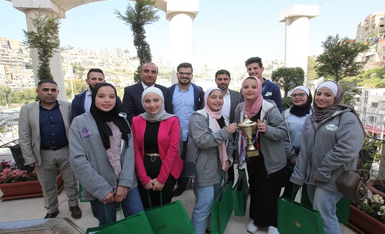 أمين عمان يستقبل عدد من أعضاء فريق روبوتنا أمين عمان يستقبل عدد من أعضاء فريق روبوتنا
