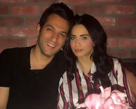 زوجة مراد يلدريم تحاول التكلم بالتركية وما قالته يثير ضحك زوجها.. شاهدوا ماذا حصل!؟