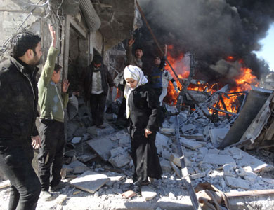 مقتل 85 شخصا في قصف جوي بالبراميل المتفجرة على أحياء في حلب السبت