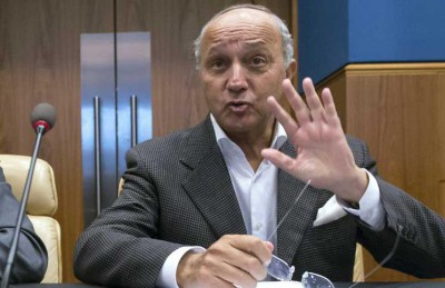 فابيوس يأسف لتصريحات كيري حول مؤتمر المناخ في باريس