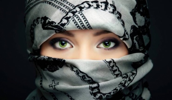 كيف يمكن للطعام أن يغيِّر لون عينيك؟! كيف يمكن للطعام أن يغيِّر لون عينيك؟!