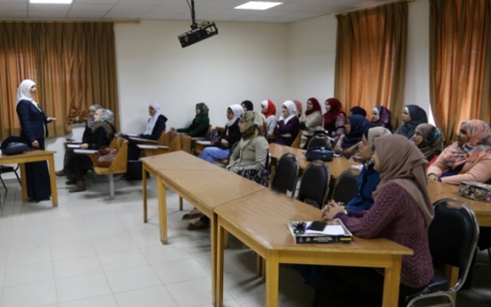 دور مقدمي الرعاية الصحية في الكشف عن حالات العنف الأسري محاضرة في "تمريض الأردنية" دور مقدمي الرعاية الصحية في الكشف عن حالات العنف الأسري محاضرة في "تمريض الأردنية"