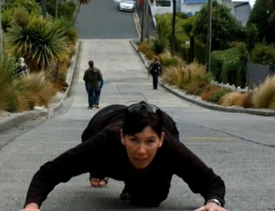 بالفيديو : هذا الشـــارع مدرج في موسوعة جينيس للأرقام القياسية العالمية