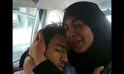 شاهدوا بالفيديو .. كلمات مؤثرة لأم قتيل في مصر