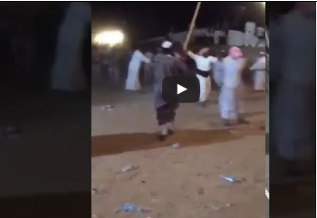 فيديو مروع لمشاجرة بالعصا