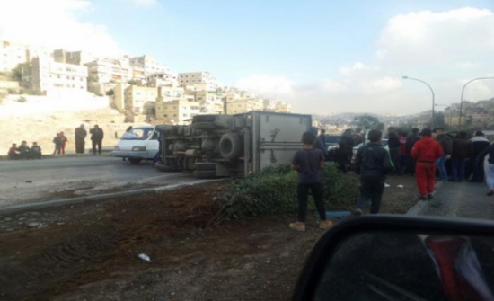 ثلاث إصابات إثر حادث تصادم رباعي في عمان