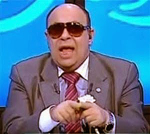 بالفيديو.. داعية ازهري لمتصلة ضبطت زوجها مع خادمة: يا هبلة السوق مش حلو.. بس قوليله قوم استحمى بالفيديو.. داعية ازهري لمتصلة ضبطت زوجها مع خادمة: يا هبلة السوق مش حلو.. بس قوليله قوم استحمى