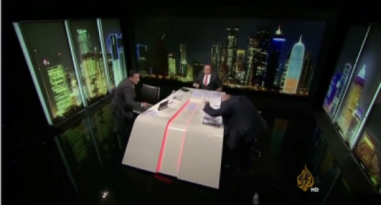 مشاجرة بالأحزمة بين ضيفين