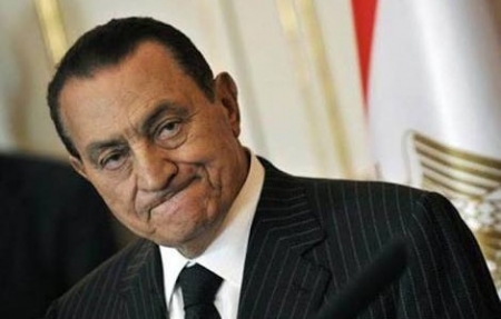 “مبارك” ردا على شائعة وفاته “الله كريم” “مبارك” ردا على شائعة وفاته “الله كريم”