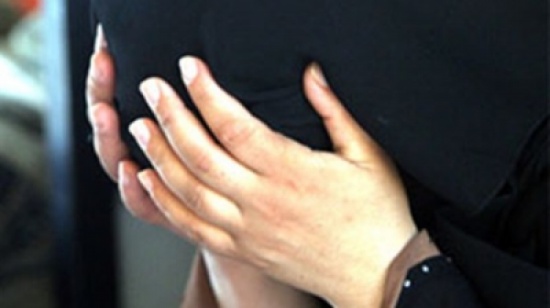 القبض على خمسينية مطلوبة في 16 قضية مالية بالزرقاء