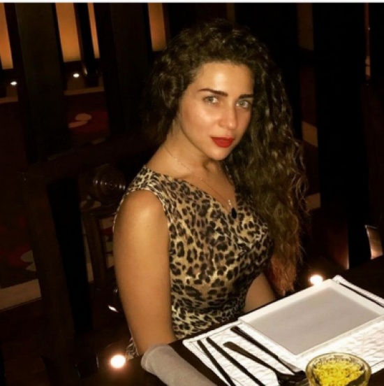 مي عز الدين وضعت “إكسسواراً” بأنفها! – بالصورة مي عز الدين وضعت “إكسسواراً” بأنفها! – بالصورة