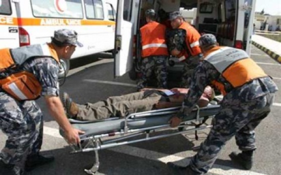 اصابة ثلاثة مواطنين في حادث تصادم