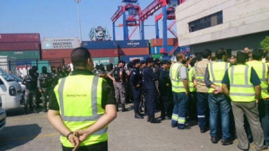 بسبب الاضراب .. إعفاء المستوردين من رسوم التأخير في ميناء حاويات العقبة بسبب الاضراب .. إعفاء المستوردين من رسوم التأخير في ميناء حاويات العقبة