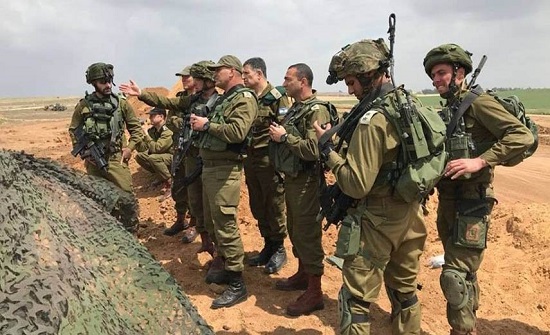 جيش الإحتلال يعزز قواته على حدود قطاع غزة جيش الإحتلال يعزز قواته على حدود قطاع غزة