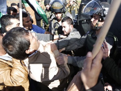 جيش الاحتلال يبرئ جنوده من قتل الوزير الفلسطيني أبو عين جيش الاحتلال يبرئ جنوده من قتل الوزير الفلسطيني أبو عين