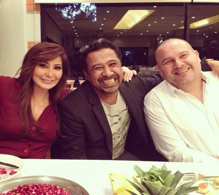 إليسا تجتمع بـ"الملك" على العشاء.. بالصور إليسا تجتمع بـ"الملك" على العشاء.. بالصور