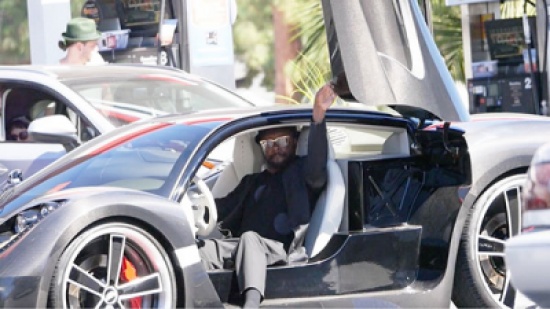 شاهد: مزحة في قائد سيارة تنتهي بكارثة