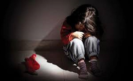 الهند...الاعتداء على طفلة وفقأ عينيها كي لا تتعرف على الجاني الهند...الاعتداء على طفلة وفقأ عينيها كي لا تتعرف على الجاني