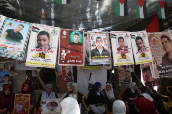 الأسرى يواصلون إضرابهم لليوم 22 رغم محاولات إفشاله