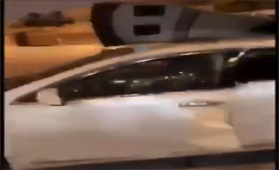بالفيديو :انفجار 5 "ولاعات" يدمر سيارة في السعودية.. ويحرق صاحبها بالفيديو :انفجار 5 "ولاعات" يدمر سيارة في السعودية.. ويحرق صاحبها