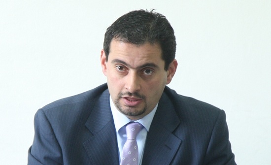 وزير الصناعة يفتتح مصنعا لإنتاج الأغذية الحيوانية وزير الصناعة يفتتح مصنعا لإنتاج الأغذية الحيوانية