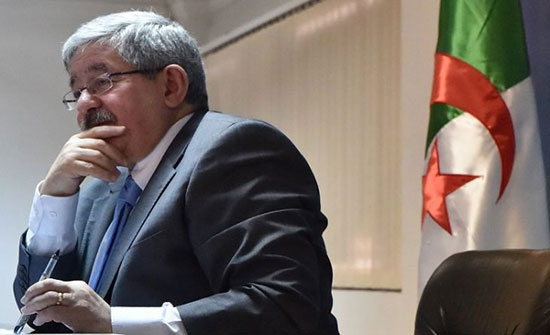 أويحيى يحذر الجزائريين من “سيناريو سوريا” وبرلمانيون يقاطعونه: “الشعب يريد إسقاط النظام”! ـ (صور وفيديو)