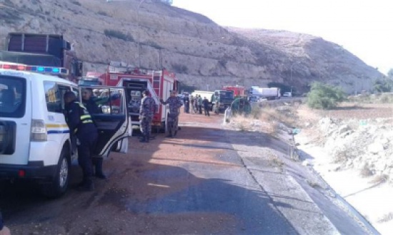 بالصور.. تدهور صهريج للجيش بنزول العدسية