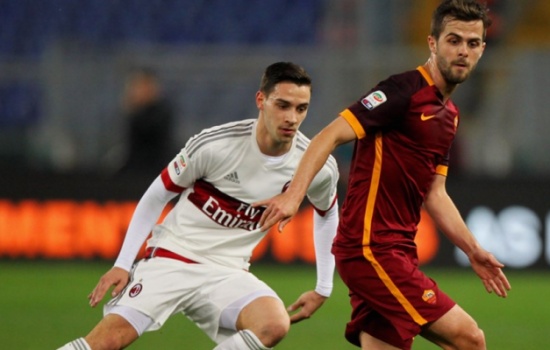 بالفيديو.. التعادل الإيجابي يحسم لقاء روما وميلان