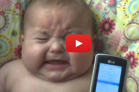 الطفل و الهاتف !!