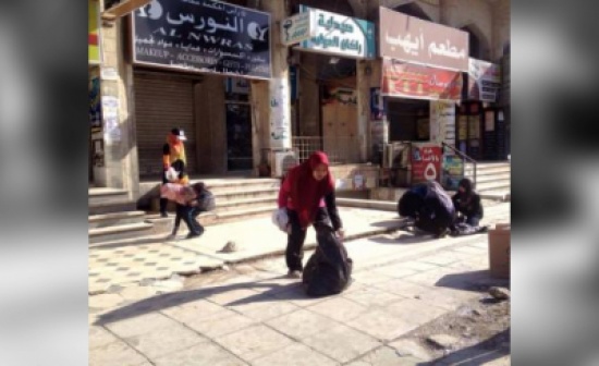 طلبة ماليزين في اليرموك ينظفون شوارع اربد طلبة ماليزين في اليرموك ينظفون شوارع اربد