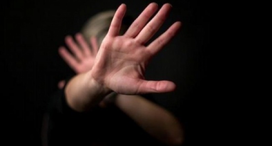 فيديو| طفل يتحرش بزميلته ووالده لولية أمر الطالبة: “اللي عنده معزة يربطها”! فيديو| طفل يتحرش بزميلته ووالده لولية أمر الطالبة: “اللي عنده معزة يربطها”!