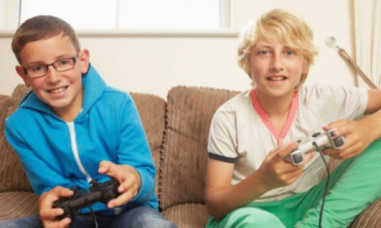 ألعاب الفيديو تؤثر على صحة المراهقين ألعاب الفيديو تؤثر على صحة المراهقين