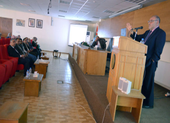 ورشة علمية حول "أثر التخطيط اللغوي" في اللغة العربية واللغات الأجنبية" بالطفيلة التقنية