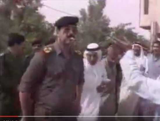 فيديو نادر لصدام حسين وهو يرقص