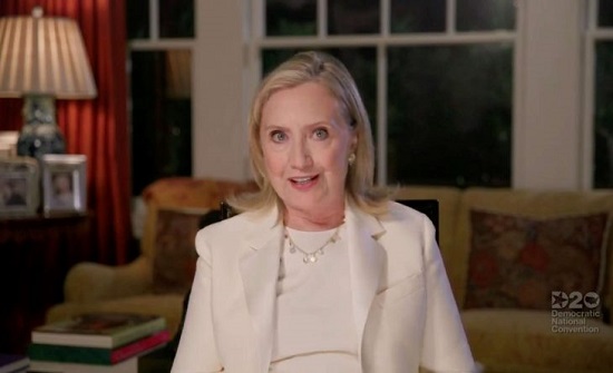 هيلاري كلينتون: الديمقراطيون قد يخسرون أمام ترامب ويحتاجون لفوز “ساحق”