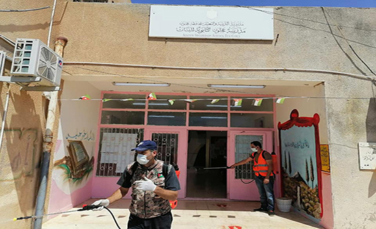 بلدية عجلون تنفذ حملات تعقيم للمدارس