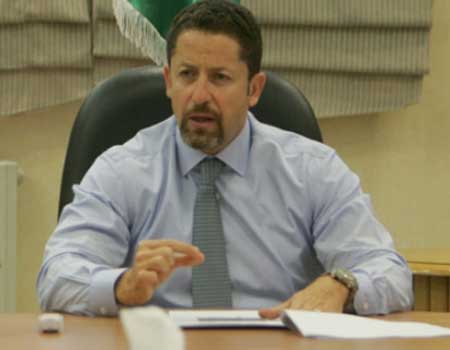 توضيح حول حادثة قفز الوزير البطاينة عن علم اسرائيل توضيح حول حادثة قفز الوزير البطاينة عن علم اسرائيل