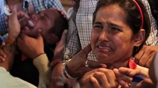 فيديو| ضرب وإجبار أطفال على تناول أسماك حيّة والسبب غريب!!