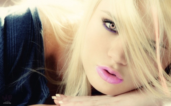 لماذا تأتمن المرأة الرجل على جمالها أكثر؟ لماذا تأتمن المرأة الرجل على جمالها أكثر؟