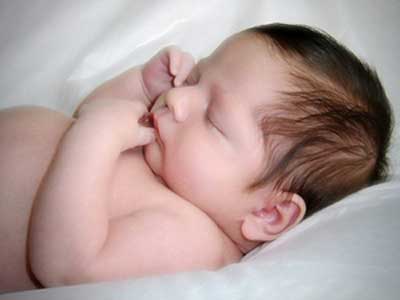 ولادة طفل بعد مقتل والدته في حادث سير